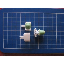 Spinka mocowania listew progowych Passat B5  -